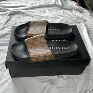 Coach Signature C Slide Khaki